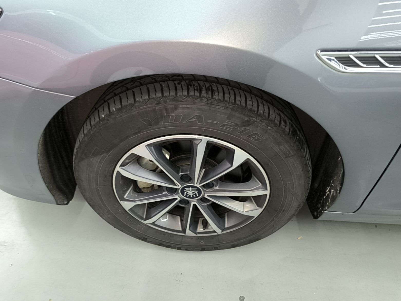 BYD Qin PLUS 2023 Champion Edition DM-i 55KM Leading Model — снимка 10
