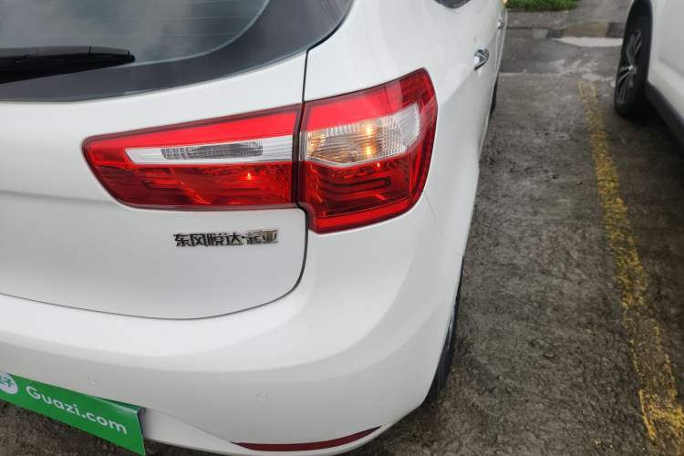 Used Kia K2 2012 Hatchback 1.4L MT Cool Edition Commemorative Model