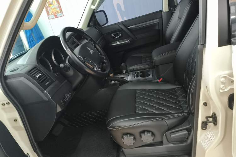 Used Mitsubishi Pajero 2020 3.0L Automatic Standard Edition