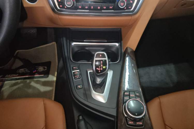 Used BMW 3 Series 2014 320Li Luxury Design Package