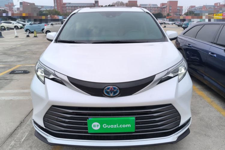 Used Toyota Sienna 2023 2.5L Hybrid Luxury Edition