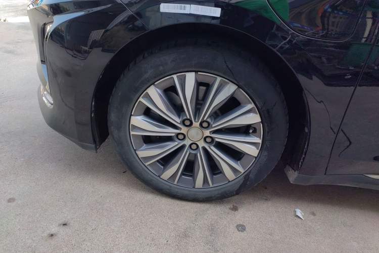 Used Hongqi E-QM5 2022 431 km Charge & Enjoy Edition Left Front Wheel Hub