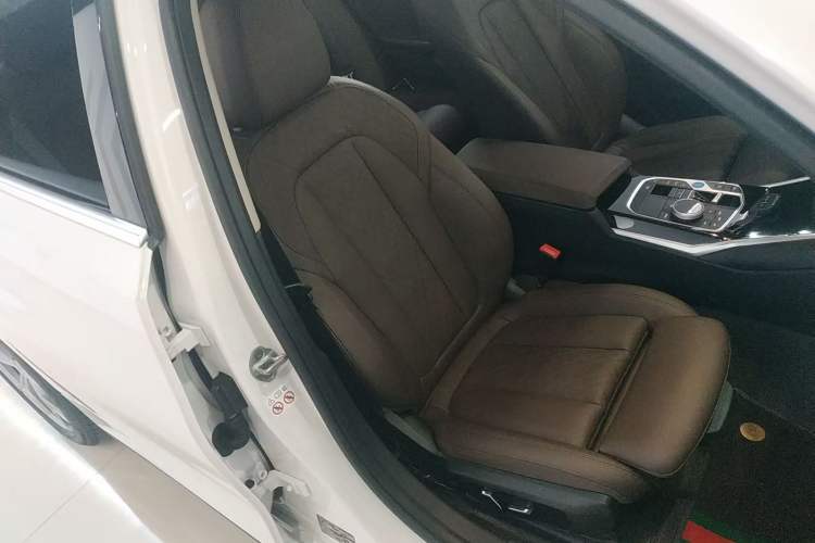 Used BMW i3 2024 eDrive 35 L
