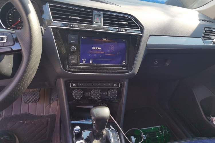 Used Volkswagen Tiguan L 2019 380TSI Automatic All-Wheel Drive Luxury Edition China VI Standard Audio And AC Panel