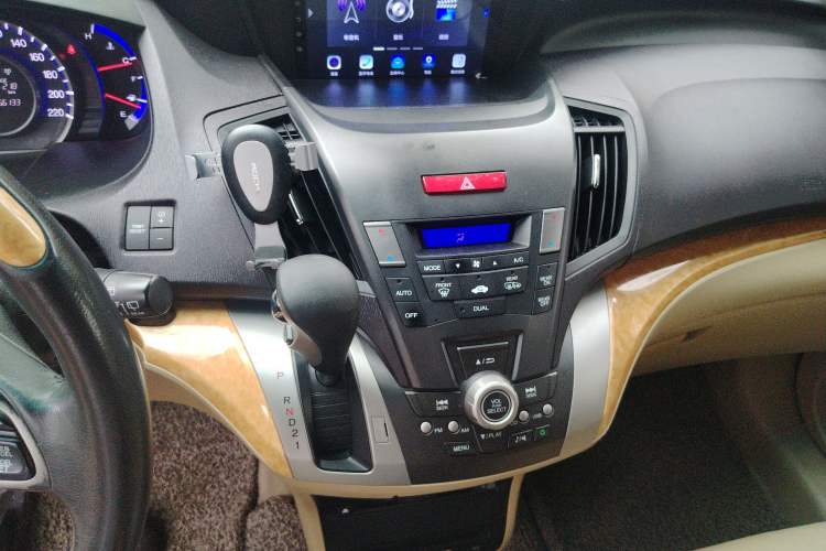 Used Honda Odyssey 2009 2.4L Luxury Edition Audio And AC Panel