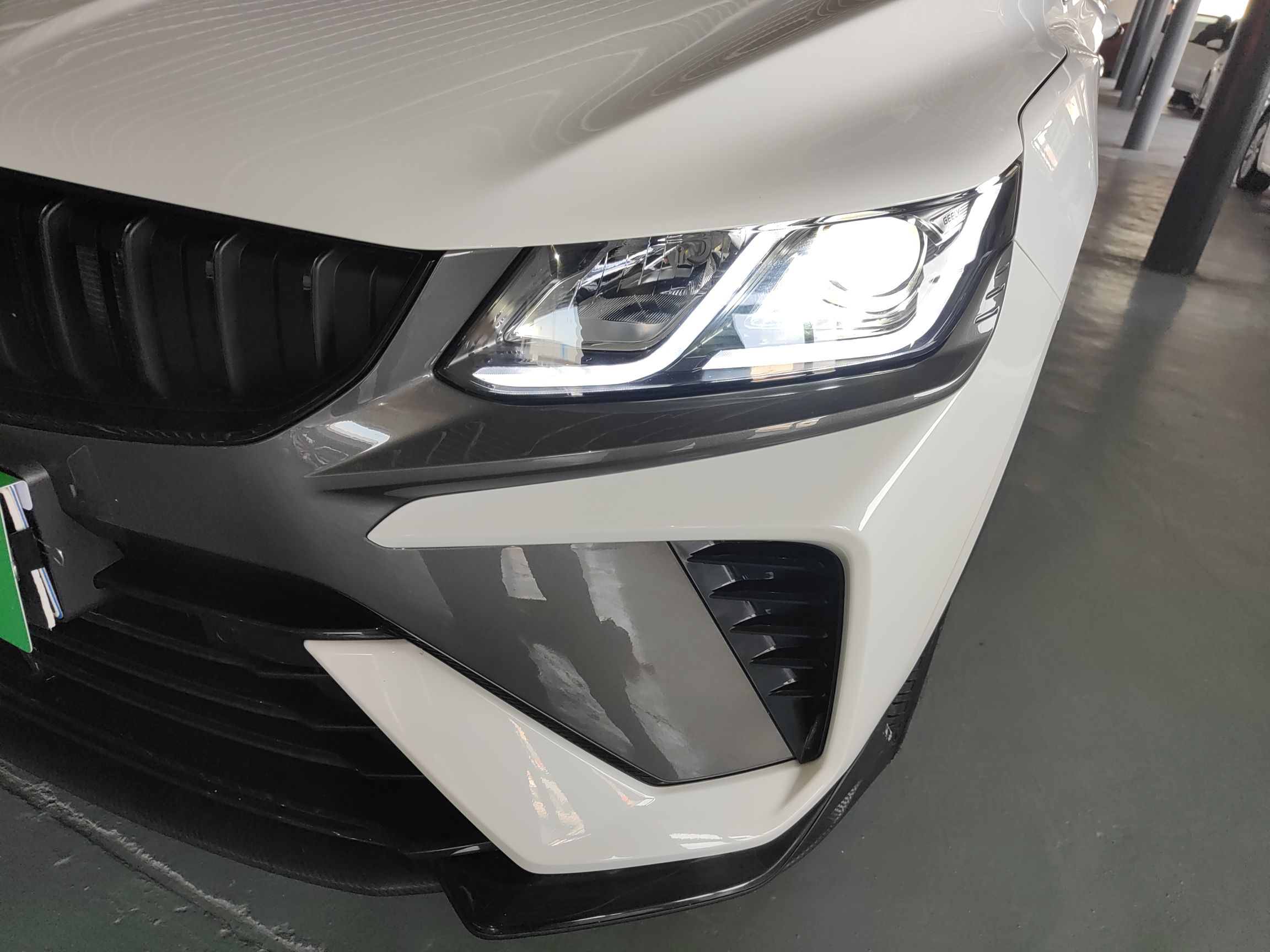 Geely Auto Coolray 2023 1.5T DCT Platinum Edition — снимка 3