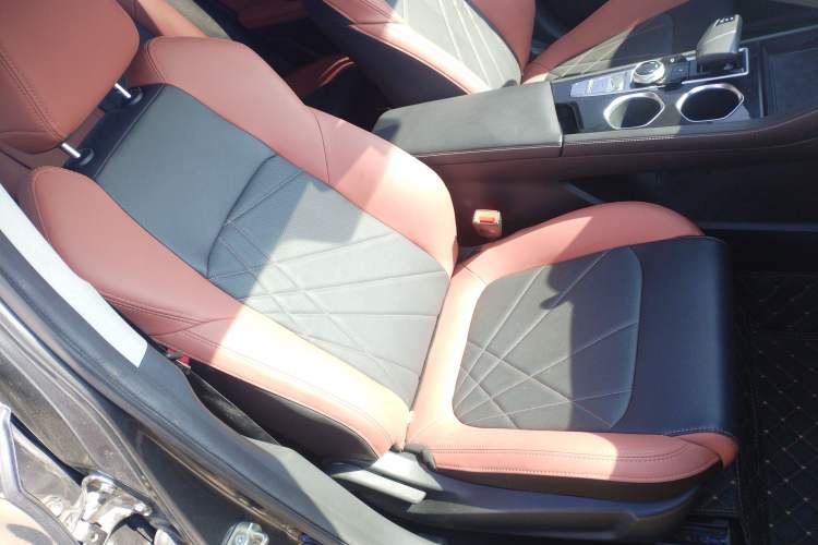 Used CHANGAN Eado 2023 Changan Edition PLUS Blue Whale NE 1.4T GDI DCT Prestige Version