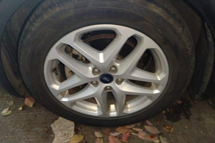 Used Ford Mondeo 2013 1.5L GTDi180 Fashion Edition Left Front Wheel Hub