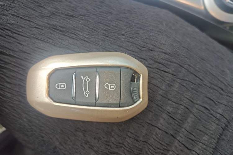 Used DS 6 2014 1.6T Luxury Edition THP200
