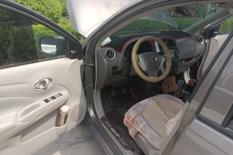 Used Nissan Sunny 2015 1.5XE Manual Comfort Edition Driver Seat