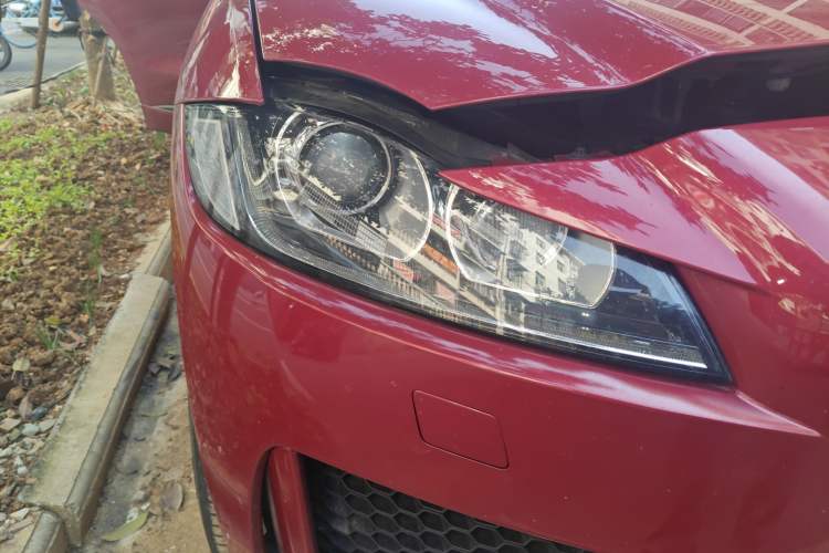 Used Jaguar F-PACE 2016 2.0T Two-Wheel Drive Urban Luxury Edition