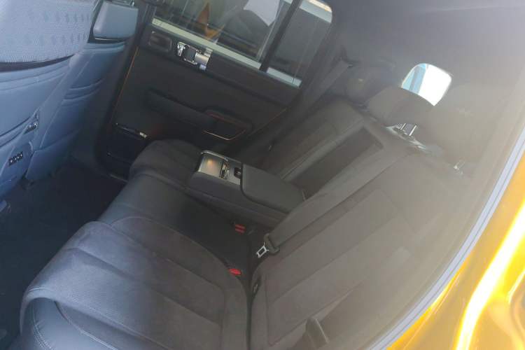 Used Formula Leopard 5 2023 Cloud Ride Flagship Edition