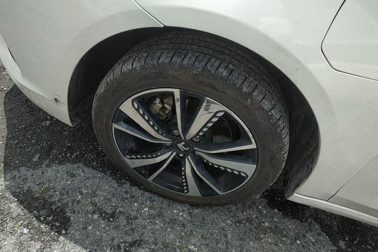 Used Rising ER6 2021 New Dynamic Edition 620km Smart Enjoyment Version Left Front Wheel Hub