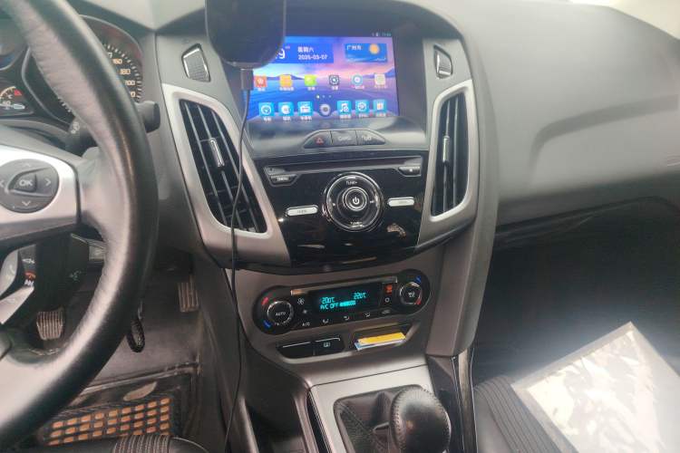 Used Ford Focus 2012 Sedan 1.6L Manual Fashion Edition