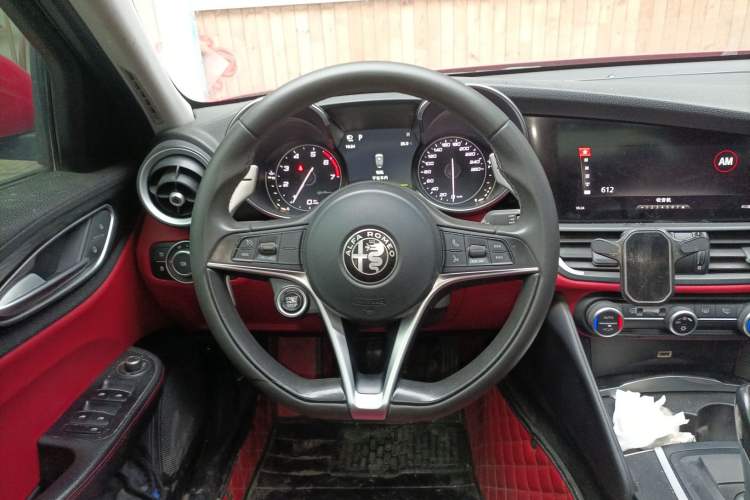 Used Alfa Romeo Giulia 2017 2.0T 280HP Luxury Edition