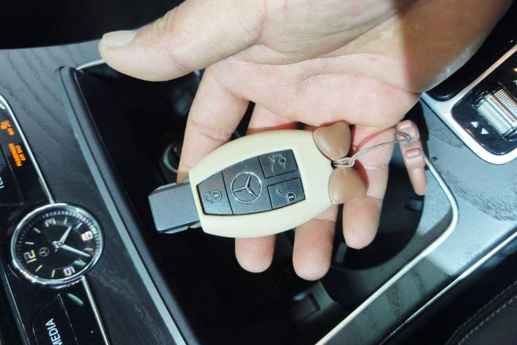 Used Mercedes-Benz C-Class 2015 C 200 station wagon Vehicle Key