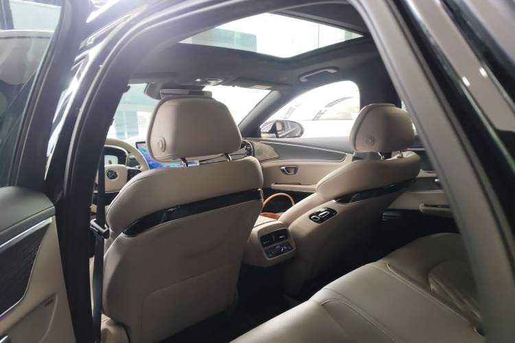 Used BYD Han 2025 EV with 701 km of Laser Radar-Enabled Intelligent Driving