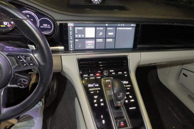 Used Porsche Panamera 2017 Panamera 4 E-Hybrid Sport Turismo 2.9T Audio And AC Panel