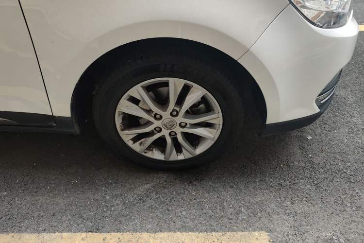 Used Baojun 730 2016 1.8L iAMT Luxury Model 7 Seats Right Front Wheel Hub