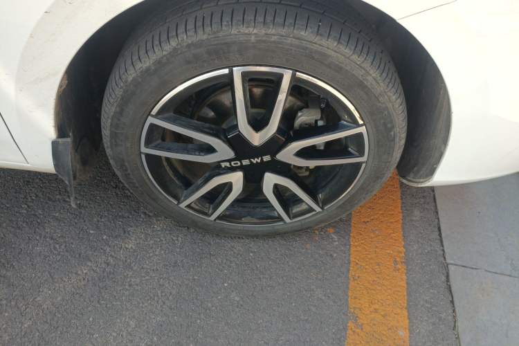 Used Roewe D6 2025 450km Deluxe Edition
