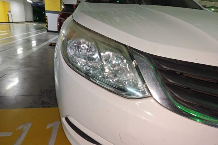 Used Baojun 630 2013 1.5L manual standard version
