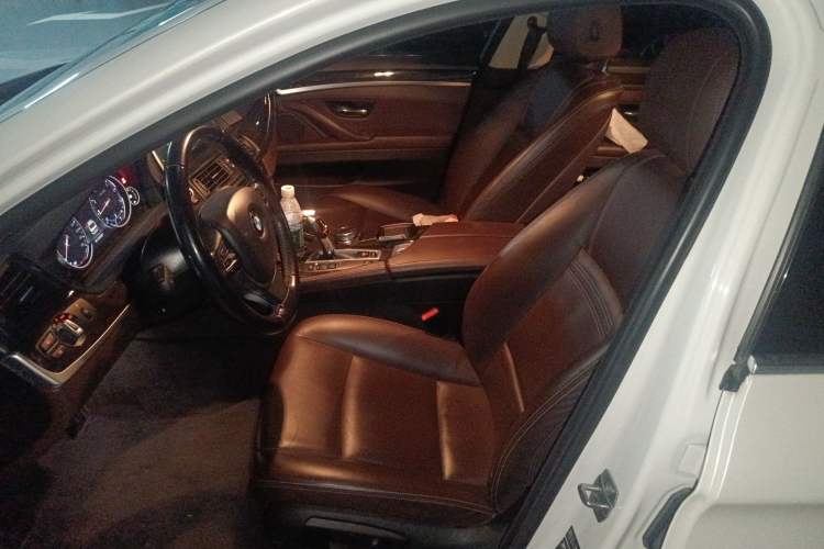 Used BMW 5 Series 2014 525Li Luxury Design Package
