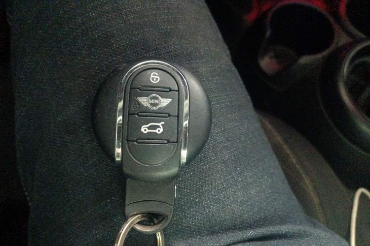 Used MINI 2016 1.5T COOPER Five-Door Edition Vehicle Key