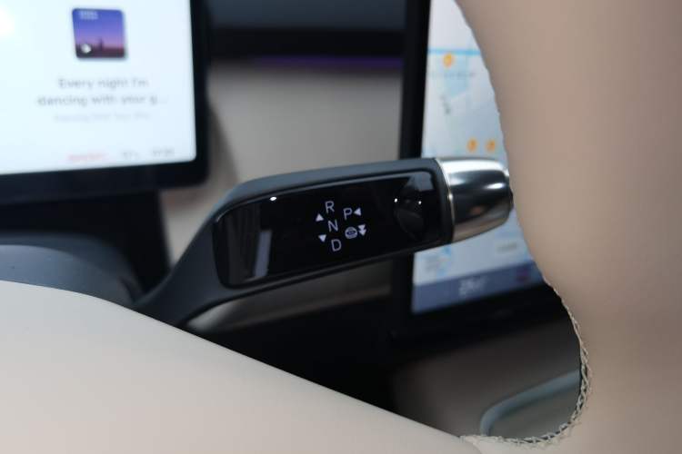 Used XPeng P7+ 2024 Long-Range Max Gear Lever