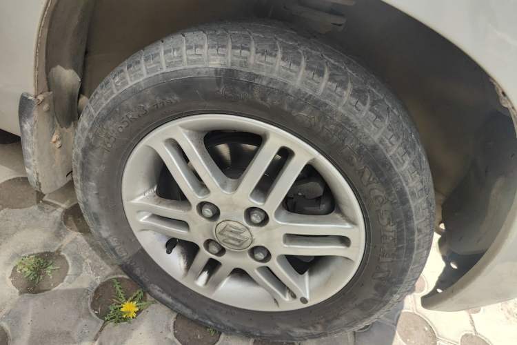 Used Suzuki Wagon R 2015 1.0L Manual Comfort Model Right Front Wheel Hub