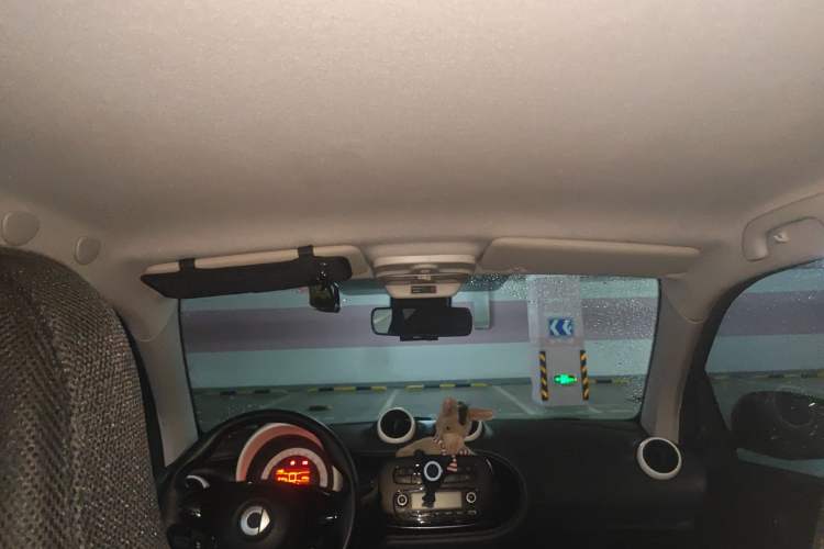 Used smart fortwo 2015 1.0L 52 kW hardtop Dynamic version Headliner