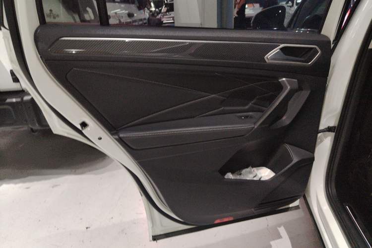 Used Volkswagen Tiguan L 2024 330TSI Automatic Two-Wheel Drive R-Line Enhanced Edition