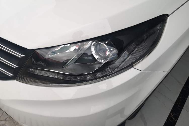 Used Dongfeng Fengon 580 2017 1.5T Manual Luxury Model Left Front Headlight