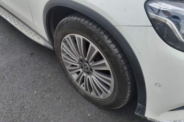 Used Mercedes-Benz GLC 2017 GLC 260 4MATIC Dynamic Edition Right Front Wheel Hub