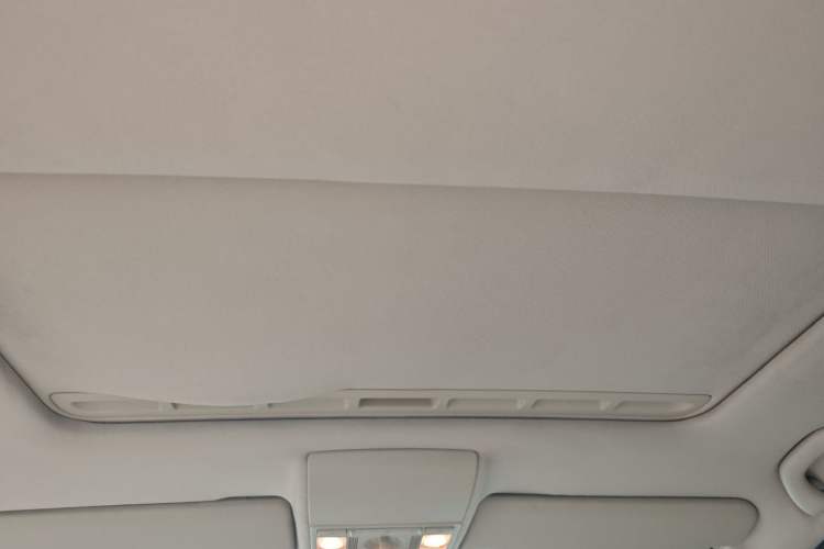 Used Volkswagen Polo 2011 Jingqu 1.6L Manual - Real Cool Edition