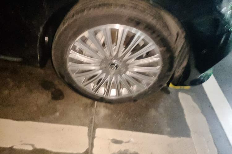 Used Mercedes-Benz E-Class 2020 Facelift E 300 L Stylish Edition Right Front Wheel Hub