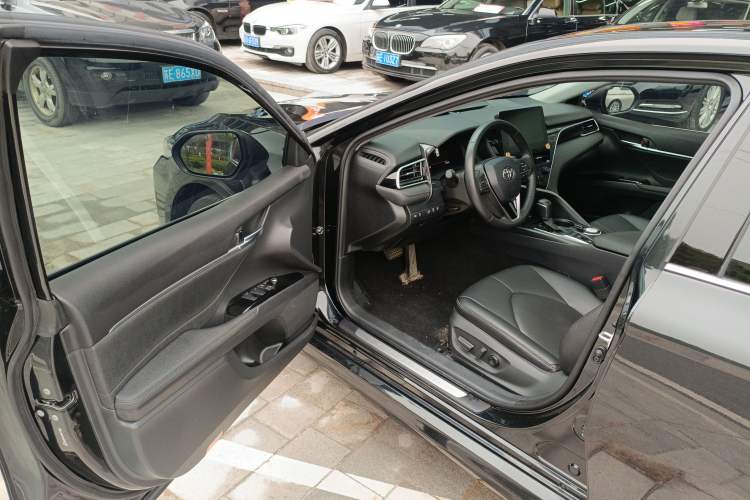 Used Toyota Camry 2021 2.5G Luxury Edition Driver Seat