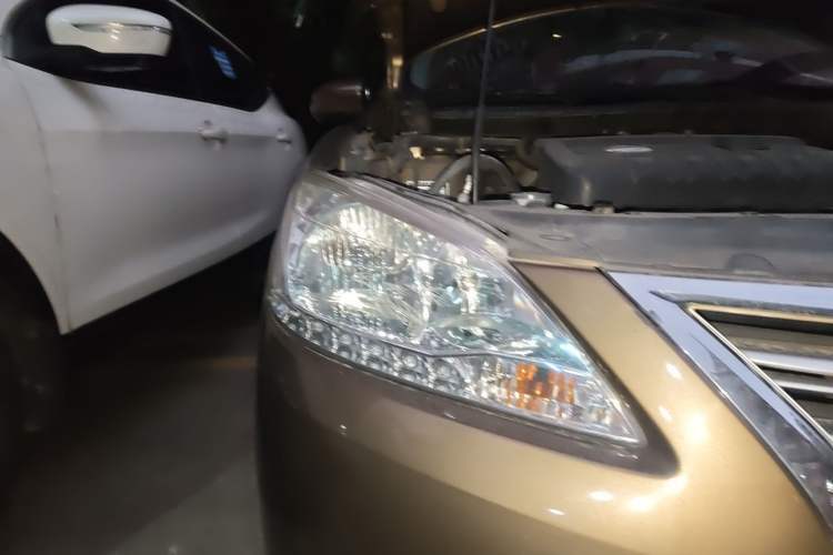 Used Nissan Sylphy 2014 1.6XV CVT Deluxe Edition Right Front Headlight