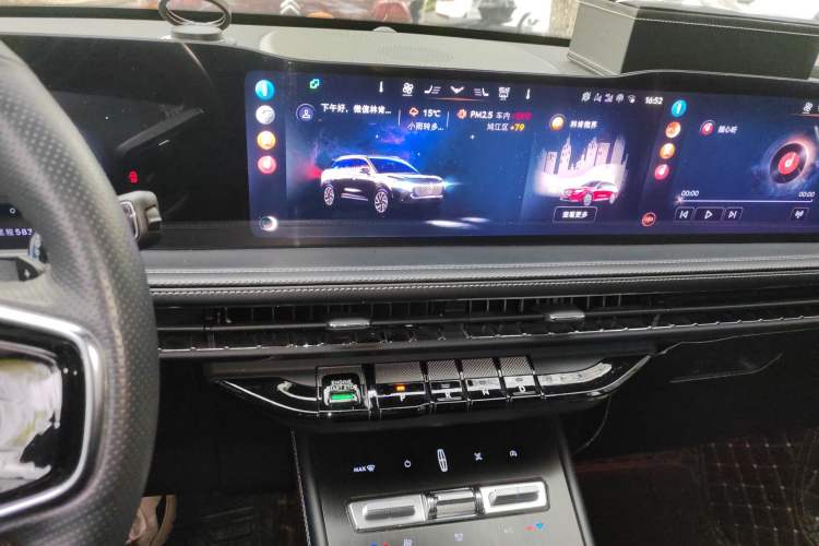 Used Lincoln Corsair 2023 2.0T Two-Wheel Drive Luxury Edition Audio And AC Panel