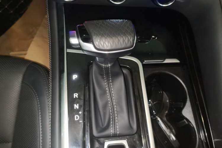 Used Changan CS95 2021 2.0T Two-Wheel Drive Luxury Version
