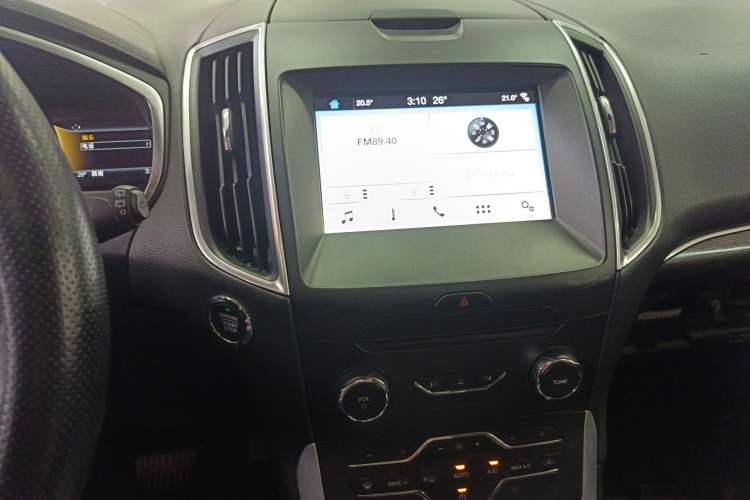 Used Ford Edge 2016 EcoBoost 245 Two-Wheel-Drive Titanium 7-Seater Audio And AC Panel