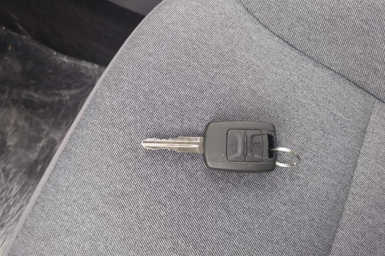 Used Wuling Hongguang New Energy 2025 Extended-Range Hybrid 50 km Standard Version Vehicle Key