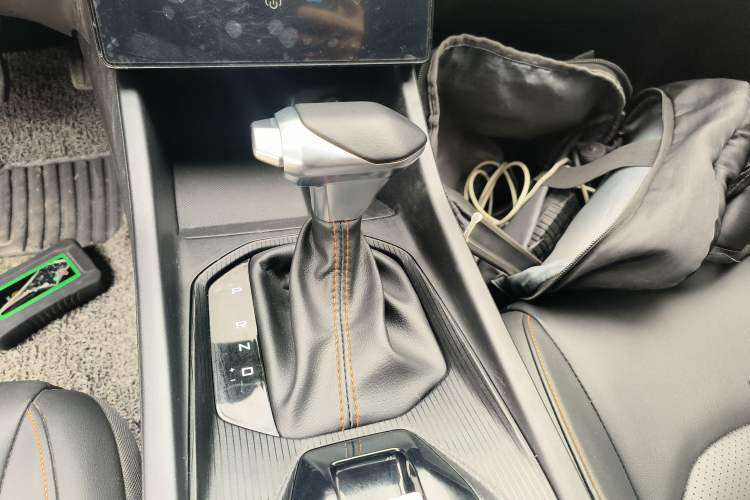 Used Dongfeng Aeolus Yixuan 2024 1.5L Automatic JingSu Edition Gear Lever