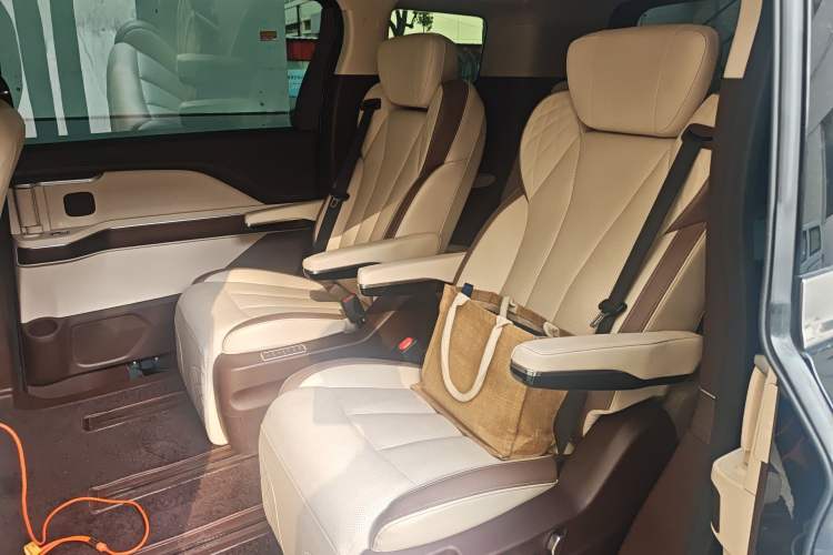 Used Hongqi HQ9 2023 2.0T Smart Connect Flagship Edition Left Rear Seat