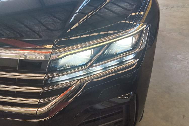 Used Volkswagen Touareg 2021 3.0 TSI Prestige Edition Classic Sport Package Left Front Headlight