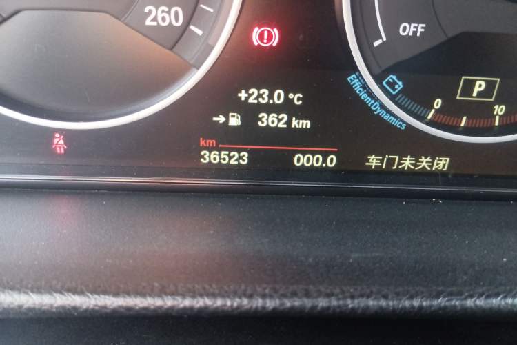 Used BMW 3 Series 2018 320Li Fashion Model Odometer Close Up