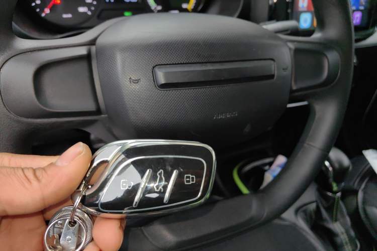 Used Roewe Clever 2021 302km All-Round Version Vehicle Key