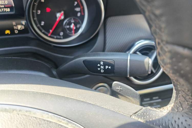 Used Mercedes-Benz GLA 2017 GLA 200 Sport Edition Gear Lever