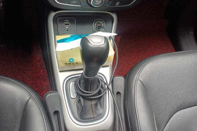 Used Jeep Compass 2017 200T Automatic Family Edition Gear Lever