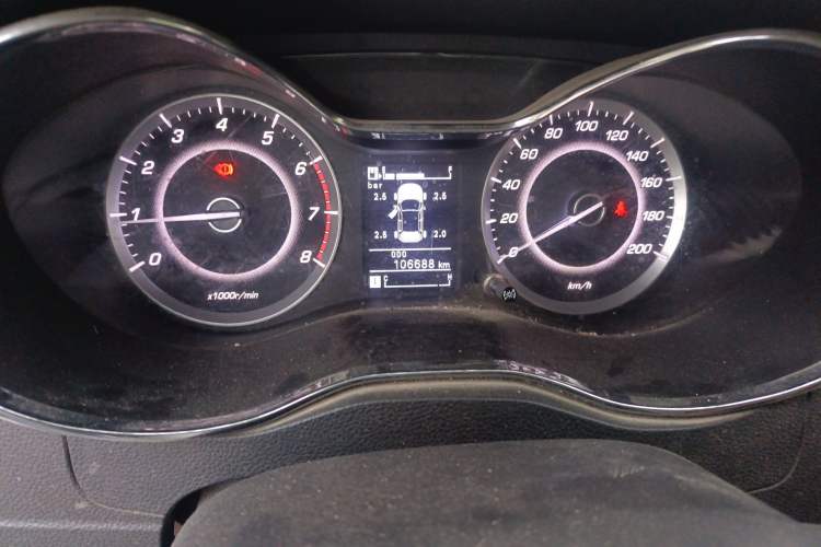 Used Baojun 560 2015 1.8L manual luxury version
