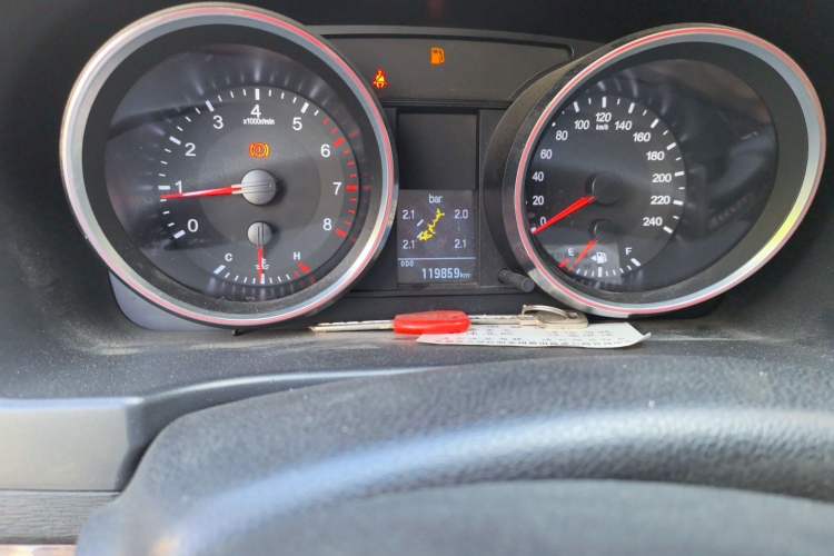 Used Haval H6 2015 Revised Version Sport Edition 1.5T Manual Transmission Two-Wheel Drive Elite Grade
